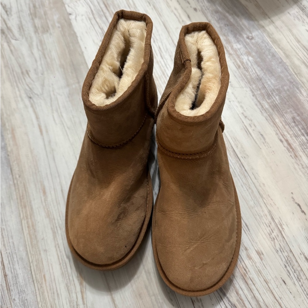 Ugg classic mini boot